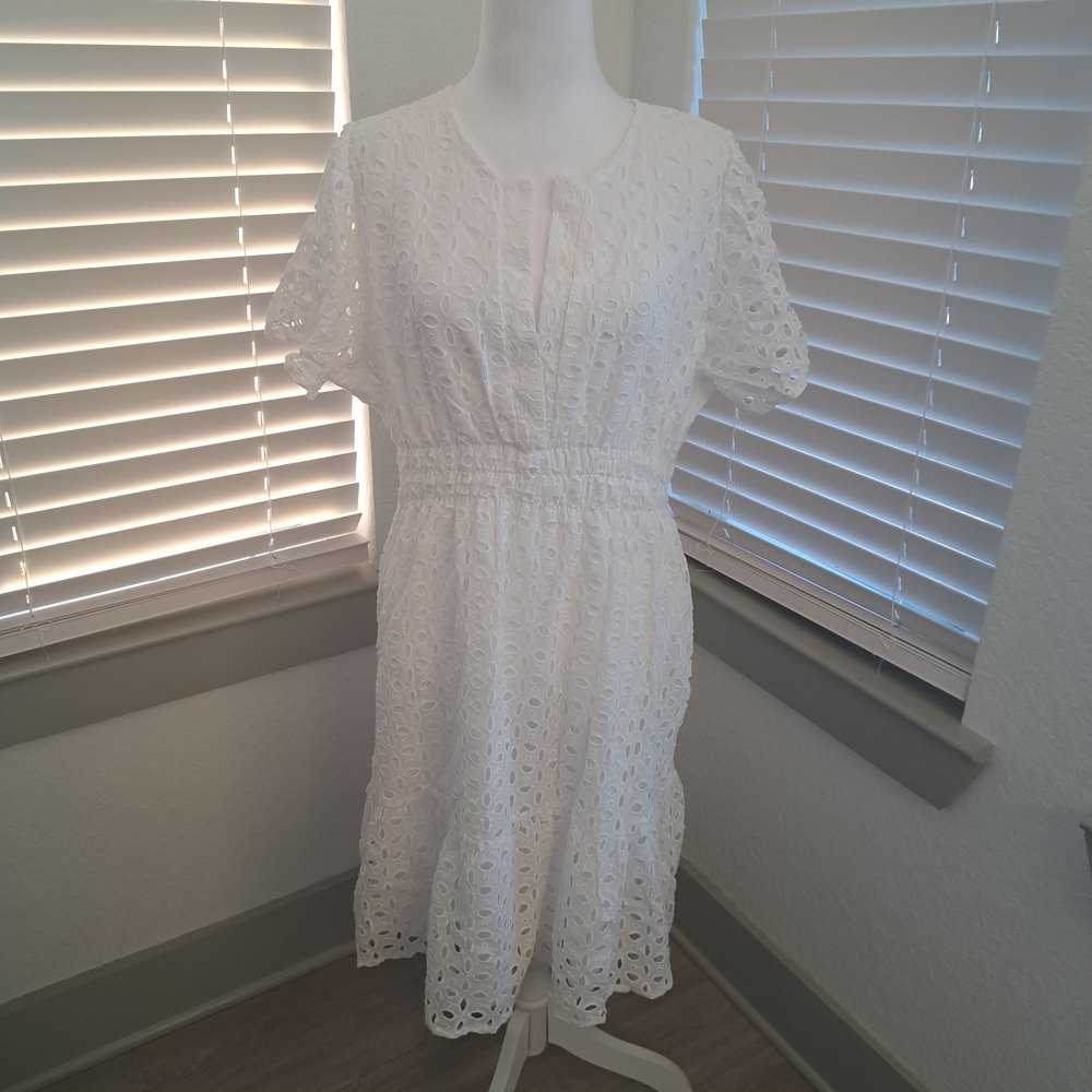 Chic White Lace Midi Dress